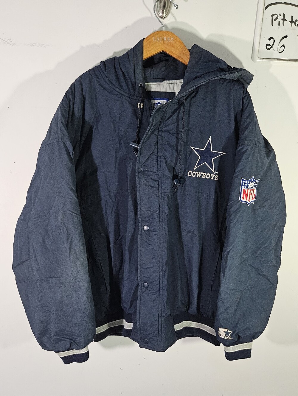 Vintage 90's Starter NFL Dallas Cowboys Embroidered Full Zip Puffer Jacket!